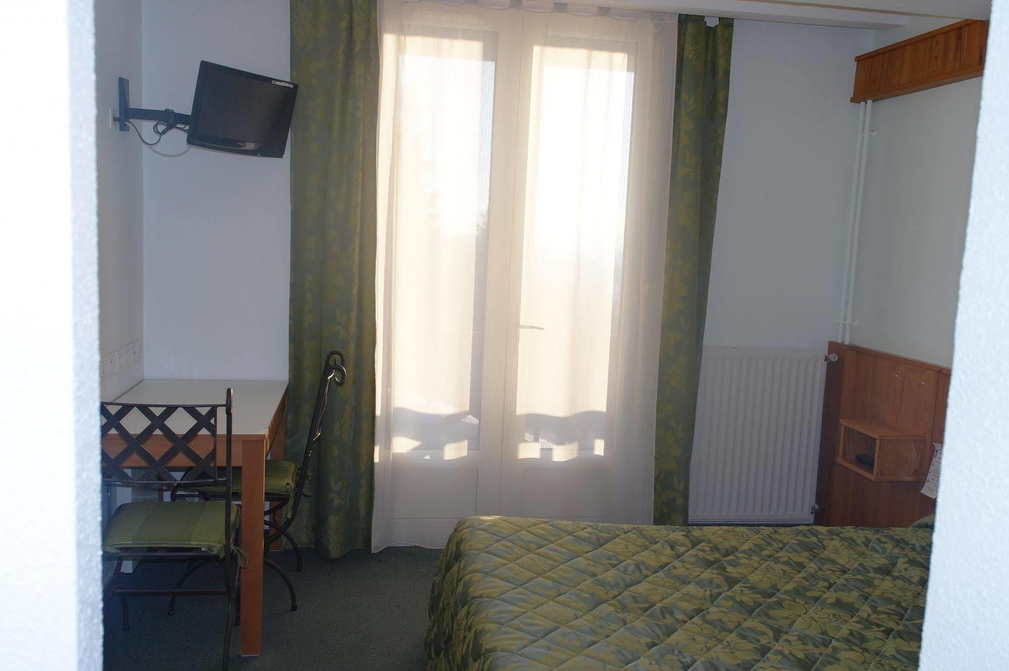 Hostellerie Saint Clement Vic-sur-Cère Exteriér fotografie